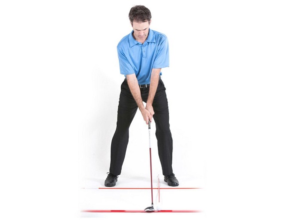 Set up khi thực hiện kỹ thuật swing gậy gỗ