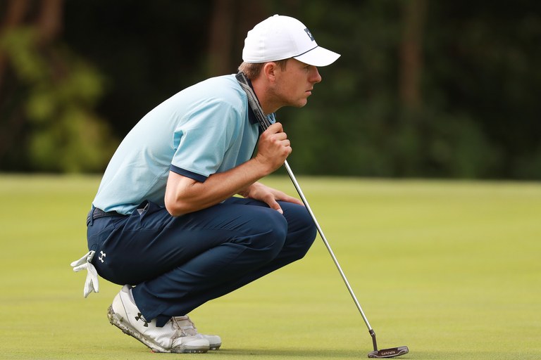Đọc putt khi thực hiện kỹ thuật putting golf
