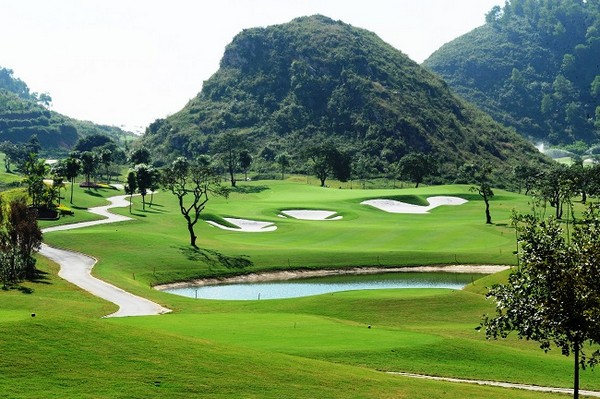 Quang cảnh của sân golf Hoàng Gia Yên Thắng Ninh Bình