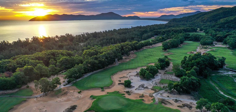 Toàn cảnh sân golf lớn nhất Đông Nam Á - Lăng cô