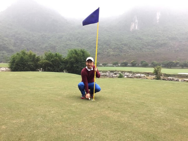 Trần ngọc dũng ghi điểm Albatross golf