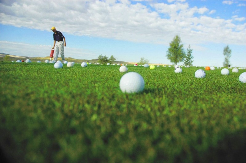 Chi tiết về tee off và tee time trong golf