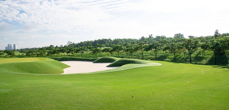 Bunker sâu tại Harmonie Golf Park