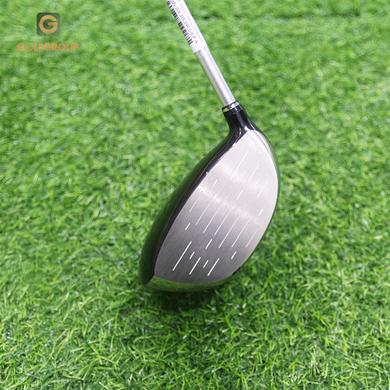 Cán gậy driver XXIO MX300 siêu nhẹ giúp golfer thực hiện cú đánh bóng ổn định hơn