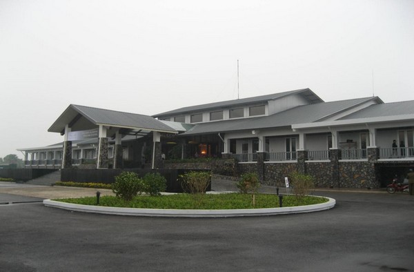 Tòa nhà chính sân golf Đầm Vạc - heron lake golf