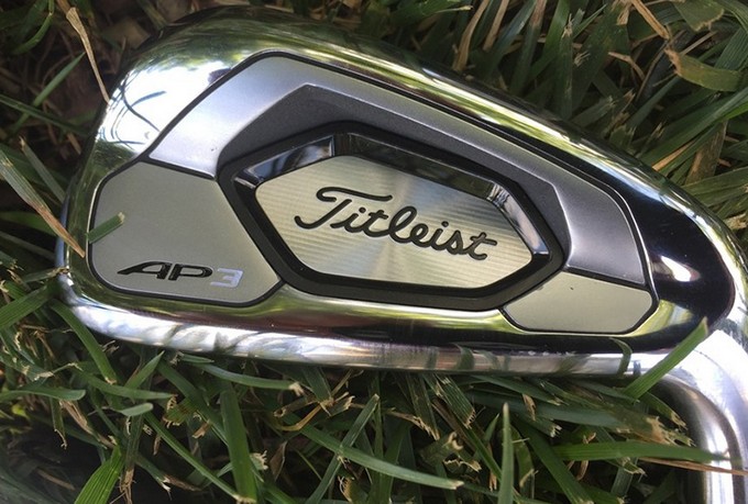mặt lưng gậy Titleist AP3