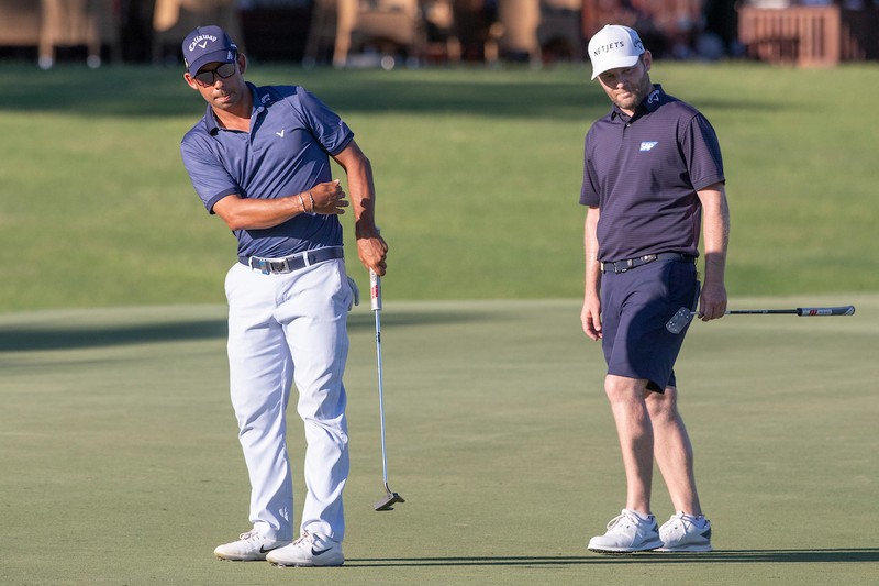 Hướng dẫn chọn quần áo golf nam chuẩn