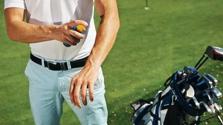 Golfer nên lựa chọn các cửa hàng uy tín, chính hãng để mua kem chống nắng
