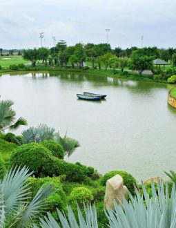 Dòng sông Đồng Nai bao quanh giúp sân golf Long Thành nên thơ, hữu tình hơn