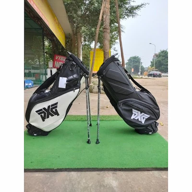 Các mẫu túi gậy golf đứng có đế túi được làm từ sợi carbon giúp chống thấm nước