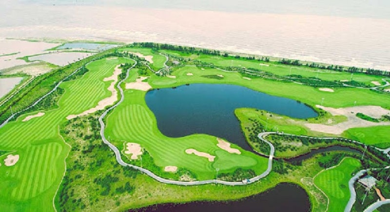 Sân golf kết hợp với rất nhiều tiện ích mang đến một trải nghiệm thực sự tuyệt vời