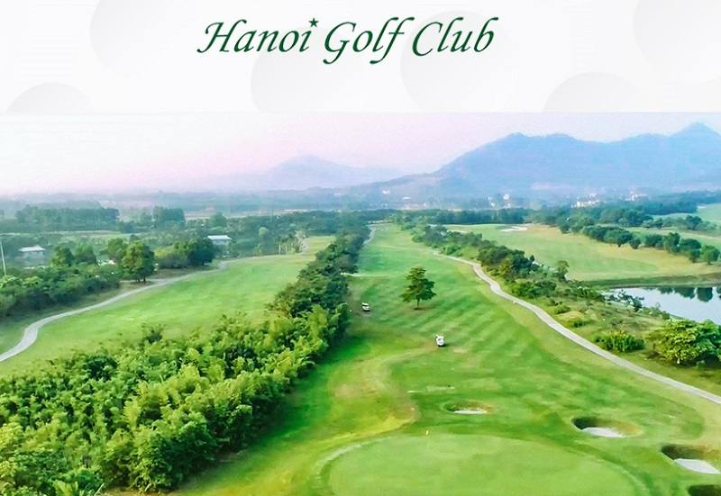 sân tập golf Hồ Tây tại Hanoi Club hướng có hướng đánh bóng ra mặt nước