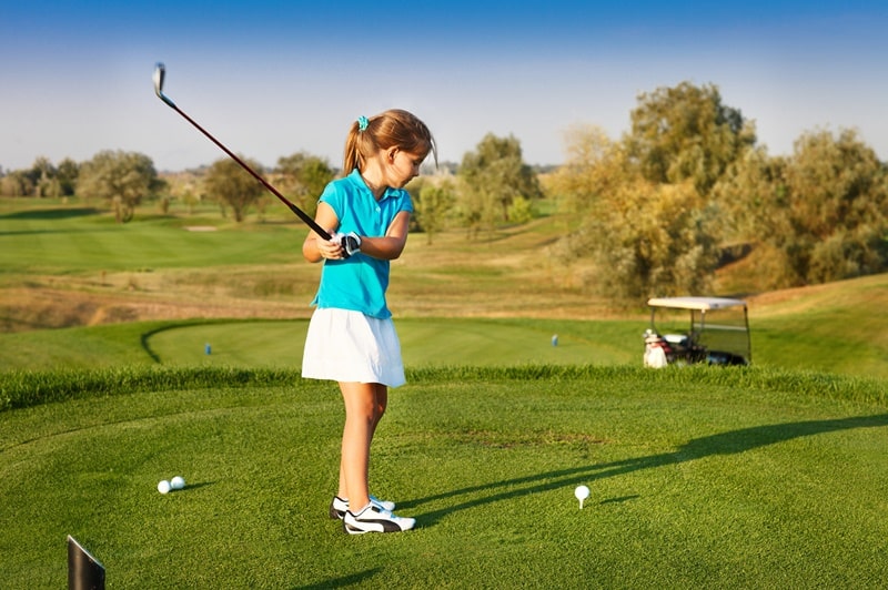 Chọn quần áo golf trẻ em phù hợp giúp các bé hoạt động tự tin, dễ dàng