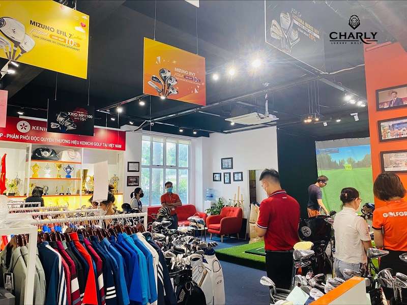 Hình ảnh showroom GolfGroup hiện đại, đa dạng sản phẩm