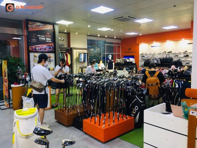 Showroom GolfGroup với đầy đủ các mẫu gậy đến từ nhiều thương hiệu trên thế giới