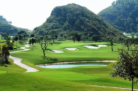 Sân Golf Hoàng Gia được thiết kế với nhiều thử thách dành cho Golfer