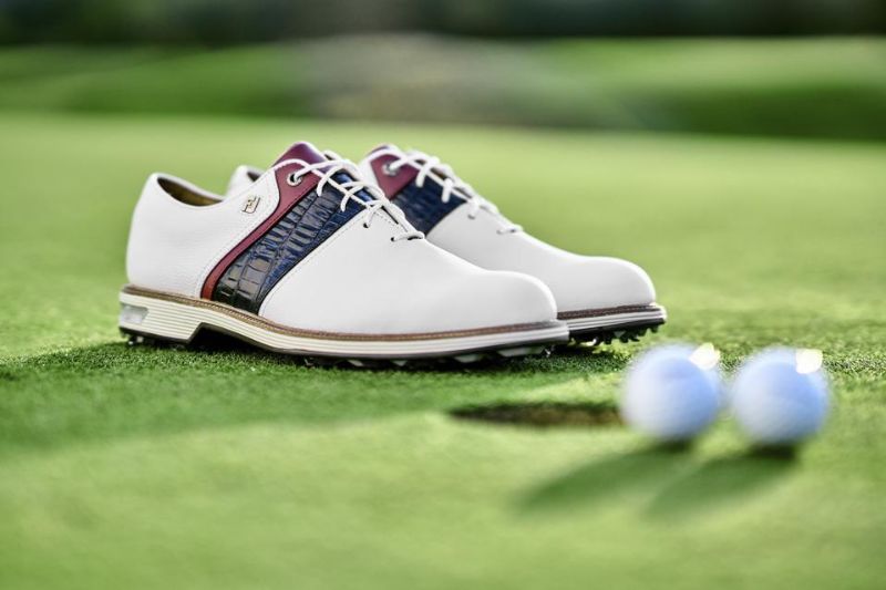 Giày golf nam Footjoy mang lajai sự lịch lãm trên sân golf
