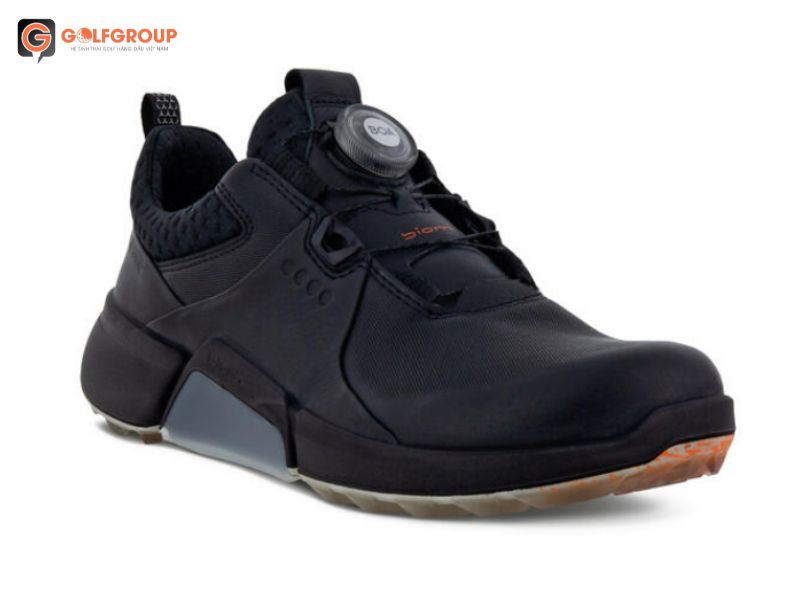 Mũ giày được chế tác bằng da Ecco cao cấp và bền bỉ, bảo vệ đôi chân luôn khô thoáng