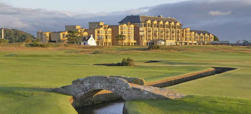 Sân golf St Andrews Old Course - Scotland được xem là sân golf đầu tiên trên thế giới