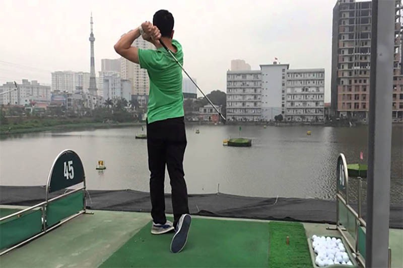 Sân tập golf Lê Văn Lương tọa lạc ngay trong nội thành Hà Nội