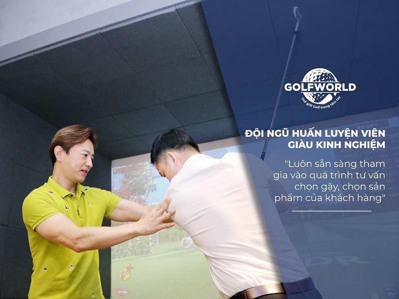 Golfer Bắc Ninh mua Callaway tại GolfWorld được tư vấn và chỉnh swing từ HLV