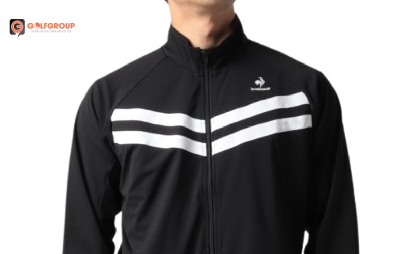 hình ảnh áo khoác nam lecoq qgmujl50 đen với thiết kế thoải mái