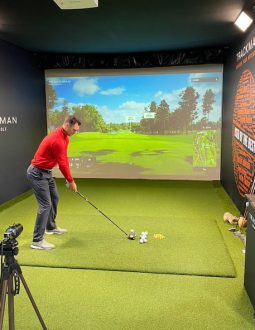 Phòng tập golf 3D màn hình đơn là gói lắp đặt được nhiều khách hàng lựa chọn