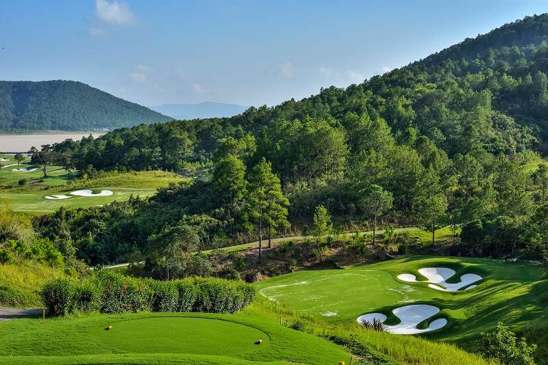 Sân golf Dalat 1200 được tích hợp nhiều tiện ích hiện đại