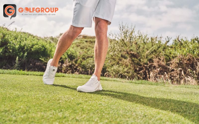 Lớp lót mềm mại, thấm hút tốt, giảm mùi mồ hôi trong giày khi golfer thường xuyên sử dụng