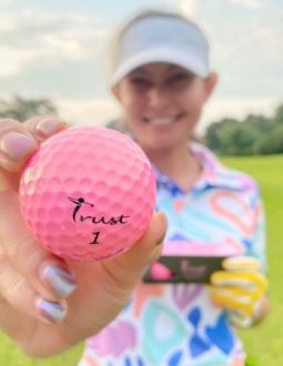 hinh-anh-bong-Golf-Trust-Rosa-New (4)