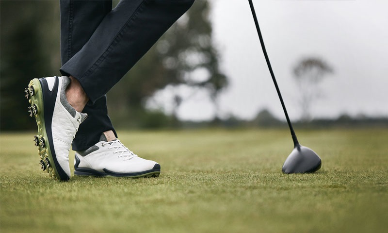 Tùy vào sở thích, golfer có thể lựa chọn các kiểu dáng giày nam phù hợp nhất