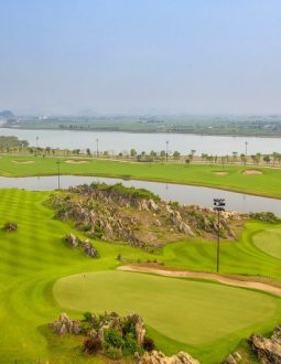 Sân Golf Hoàng Gia - Royal Golf Course: Vị Trí Và Bảng Giá 2024