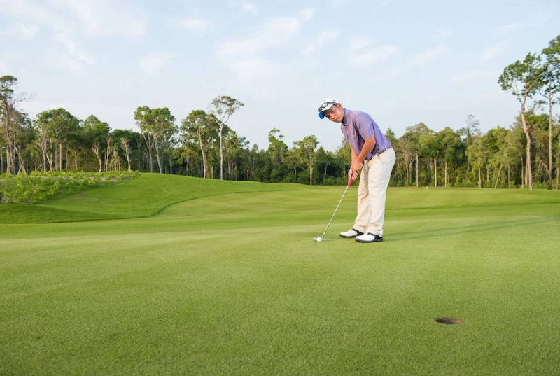 Tập golf bao lâu thì ra sân còn phụ thuộc nhiều yếu tố