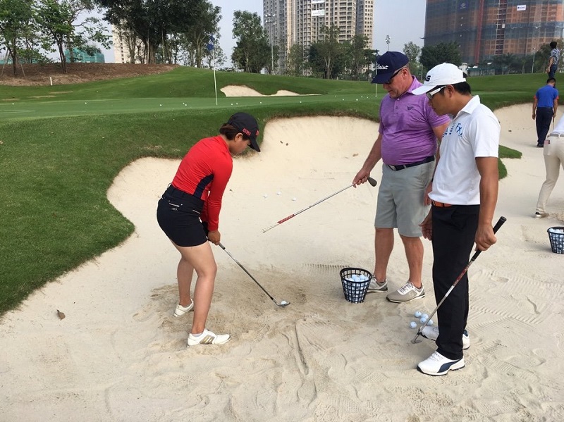 Golfer Bình Thuận có thể đến học thử với thầy golf để lựa chọn huấn luyện viên phù hợp