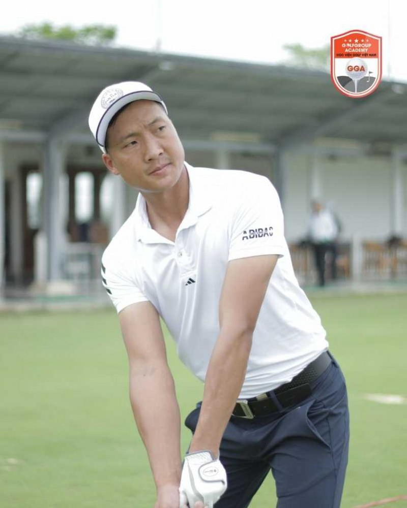 Thầy Tô Văn Thuyết đã có nhiều năm kinh nghiệm trong lĩnh vực đào tạo golf