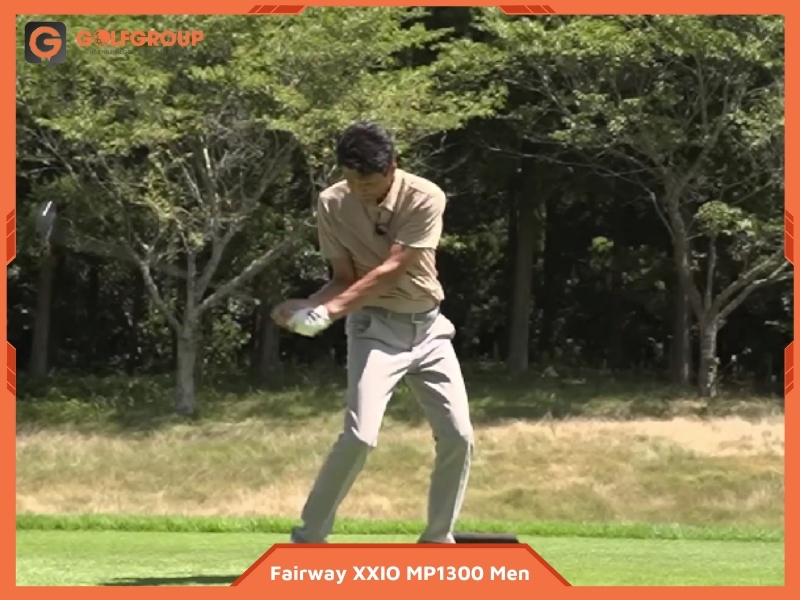 hình ảnh golfer chơi gậy Fairway XXIO MP1300 Men