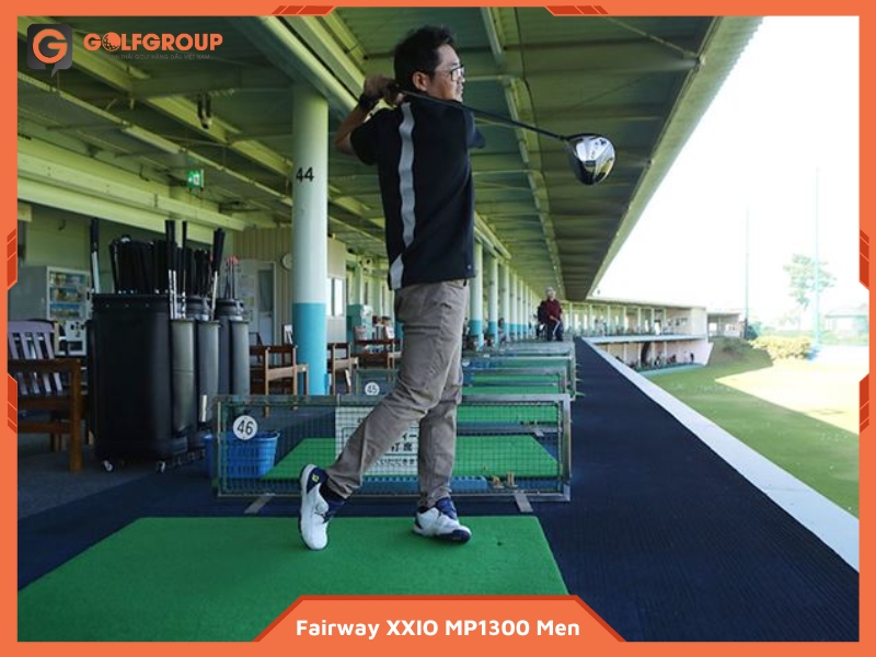 hình ảnh golfer chơi gậy Fairway XXIO MP1300 Men