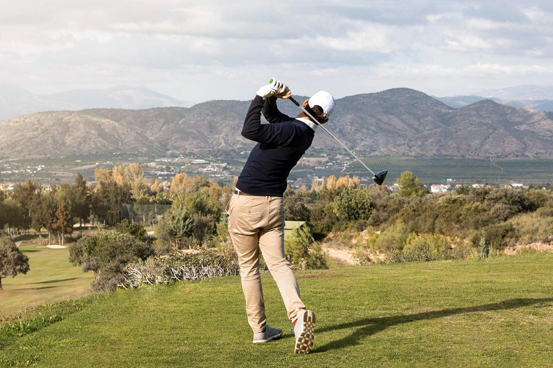 Golf mang đến cho golfer không gian xanh, mát