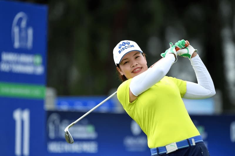 Huấn luyện viên golf Đồng Thị Nhật đã có hơn 8 năm làm “người lái đò”, đào tạo nhiều thế hệ golfer giỏi