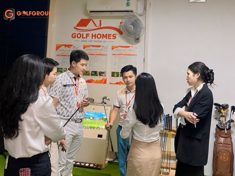 Chuyên gia Nguyễn Tuấn đào tạo đội ngũ Vietnam Golf Tech