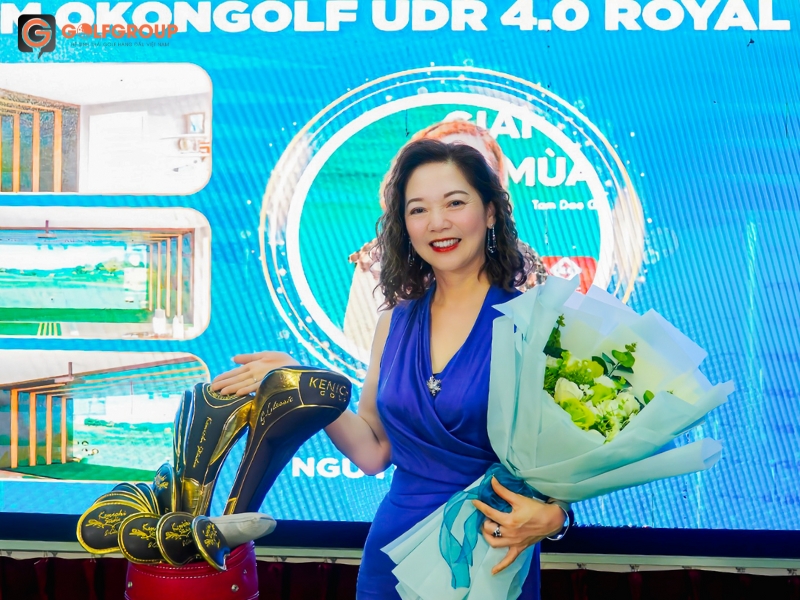Trao giải HIO Golfer Nguyễn Thị Hồng CLB golf Lạng Sơn