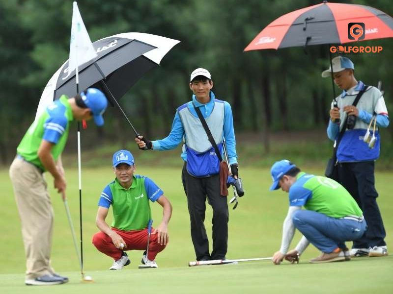 Ô chống nắng là lựa chọn tạo bóng râm tốt dành cho golfer