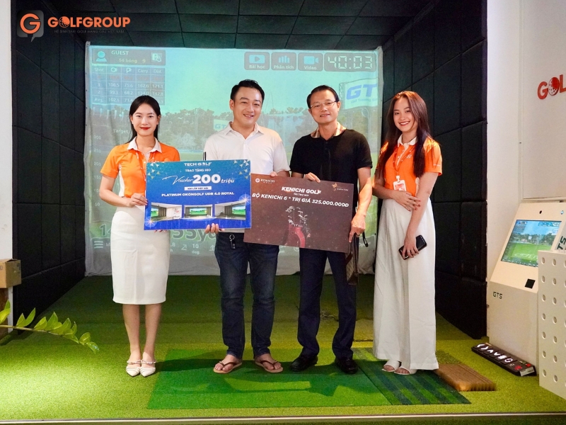 trao HIO golfer Lê Văn Thành