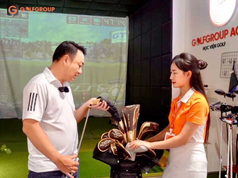 trao HIO golfer Lê Văn Thành