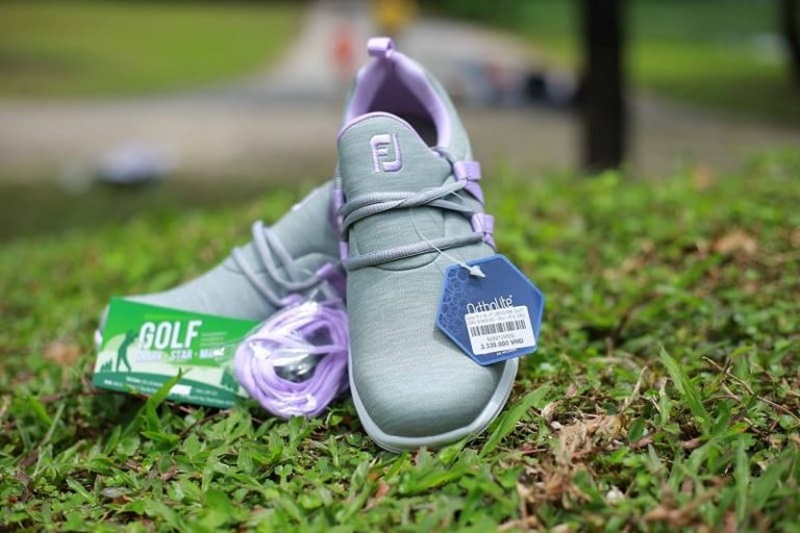 Giầy golf nữ hãng FootJoy có thiết kế hiện đại, tinh tế