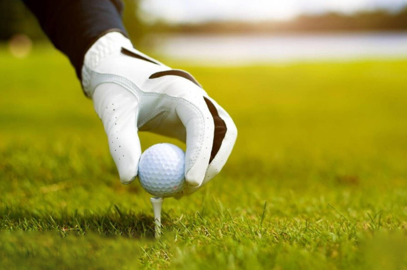 Golfer nên lựa chọn vị trí đặt bóng trên tee box để có cú đánh chuẩn xác