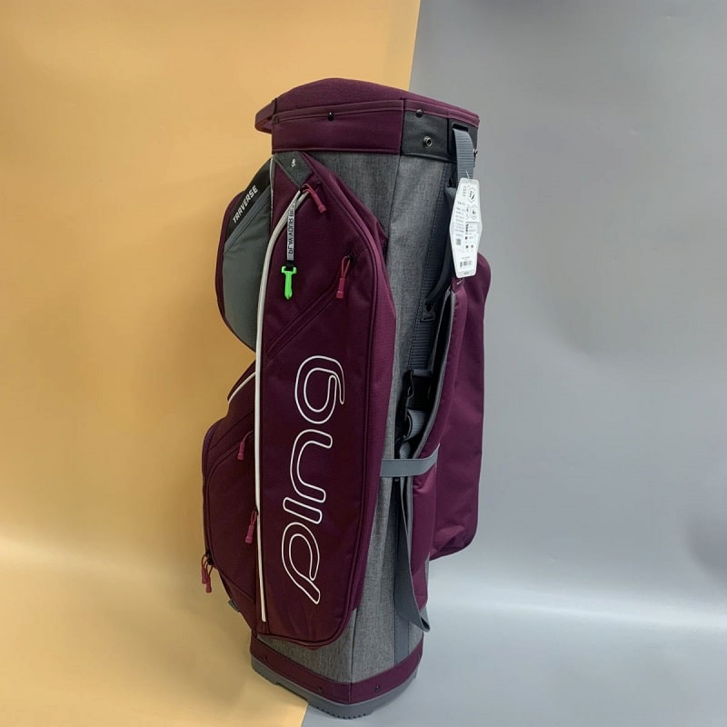 Túi golf có thiết kế trẻ trung, hiện đại