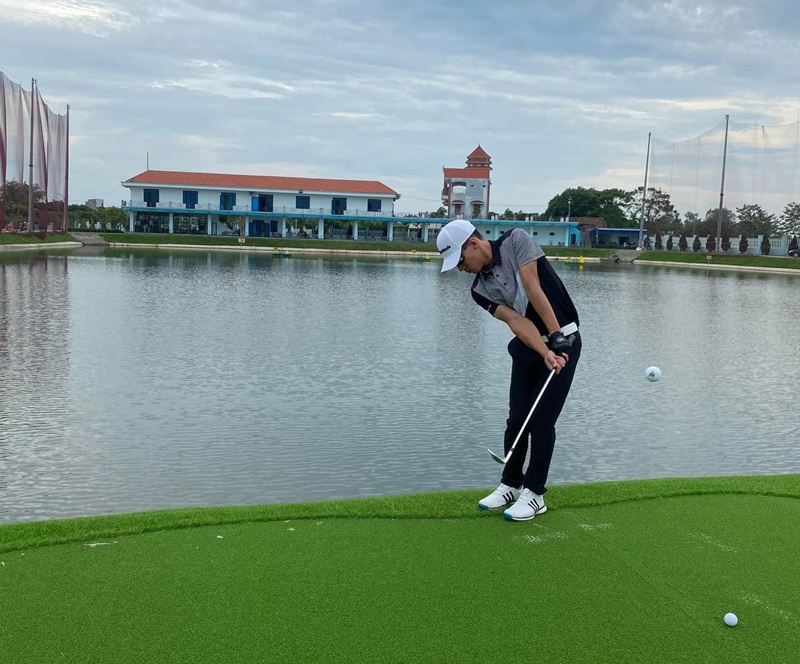 Sân golf Quang Long có đầy đủ dịch vụ tiện ích hiện đại