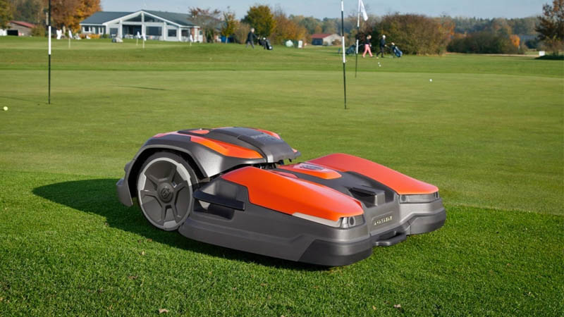 Máy cắt cỏ sân golf tự động dùng các công nghệ tiên tiến nhất để đảm bảo chất lượng mặt cỏ