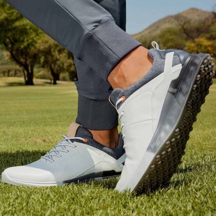 Giày Golf Có Đi Bộ Được Không, Cần Giày Chuyên Dụng Không?